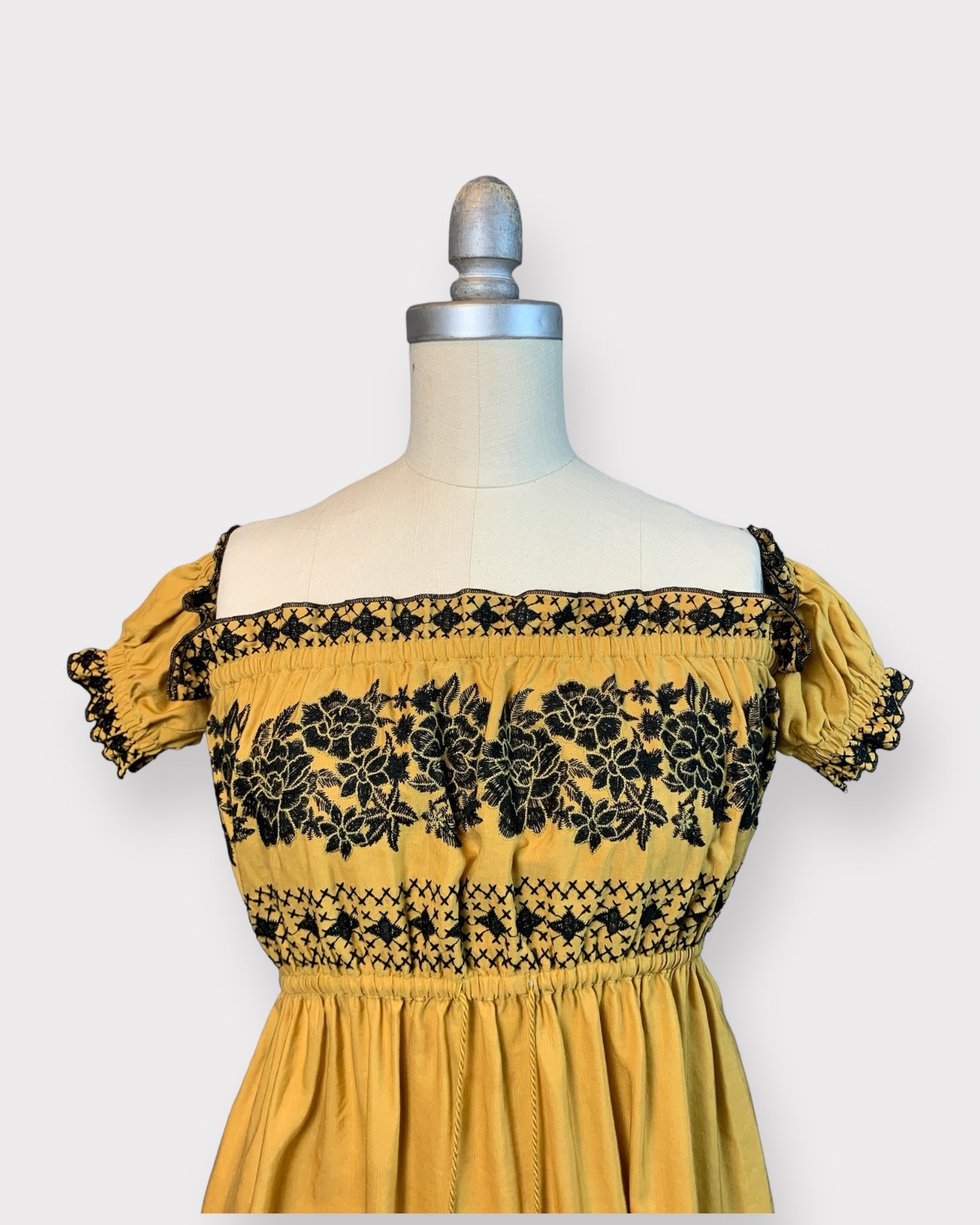 Robe fleurs brodées jaune et noire,  Spell & the gypsy , XXS