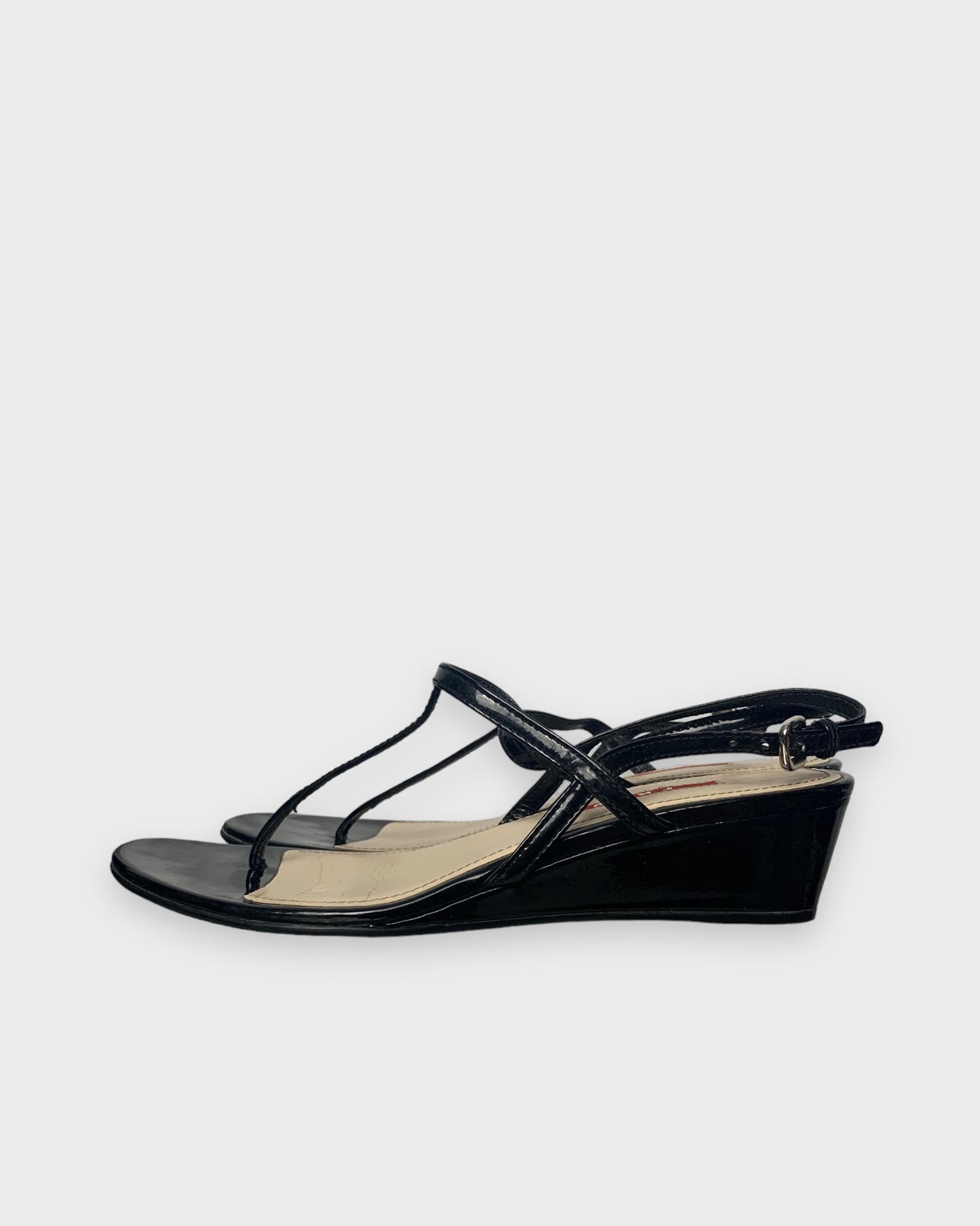 Sandales noires, Prada