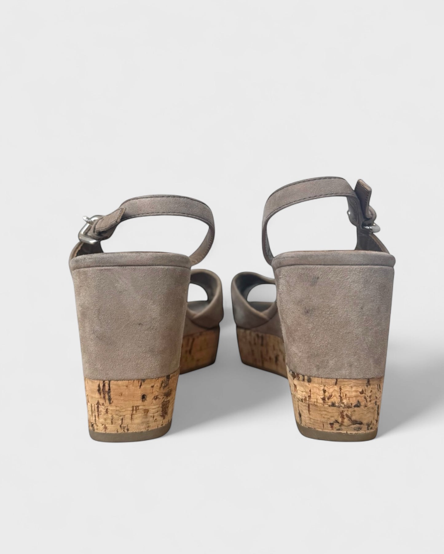 Sandales compensées en daim - Prada - 38